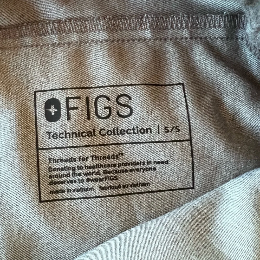 FIGS Graphite Jogger Scrub Pants | Men’s Size Small